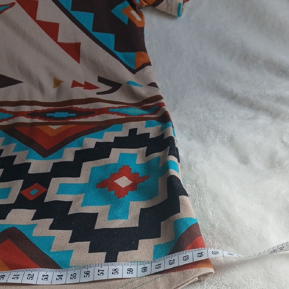 Tribal Print Short Sleeve Blouse - Picture 6 of 7